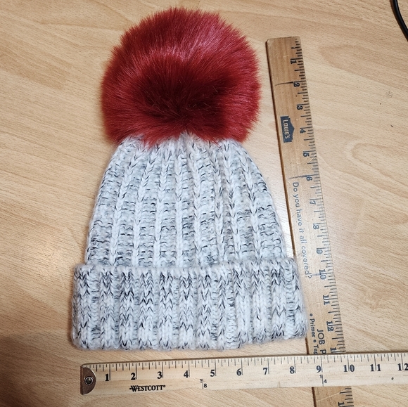 Barney's New York Wool Blend Grey Knit Beanie Faux Fur Large Red Pom Pom - Picture 2 of 11